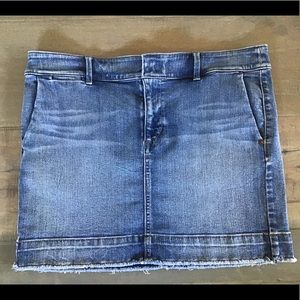 Cute and comfy denim skirt